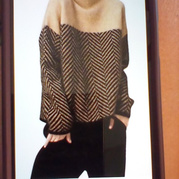 Contrast Turtleneck Long Sleeve Sweater - Picture 1 of 4